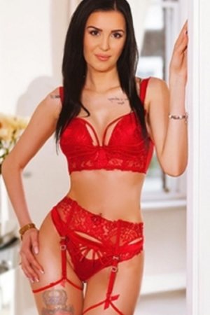Sawsane escort girl in Braidwood IL and massage parlor